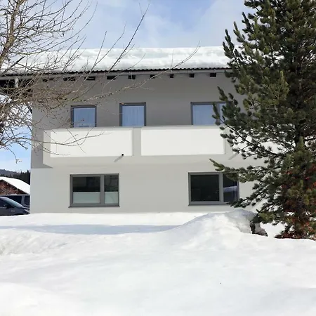 Baer Apartment *