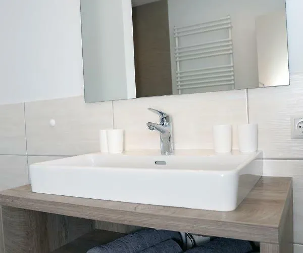 Baer Apartment *