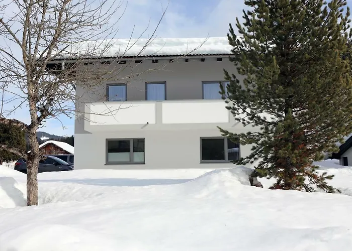 Baer Apartment *