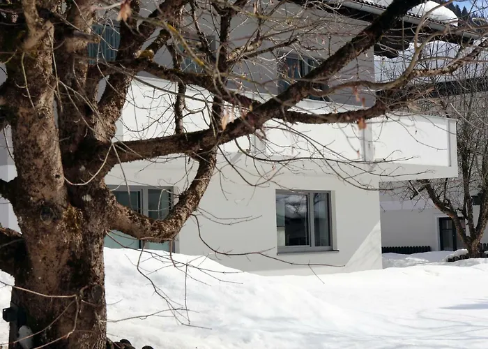 Baer Apartment *